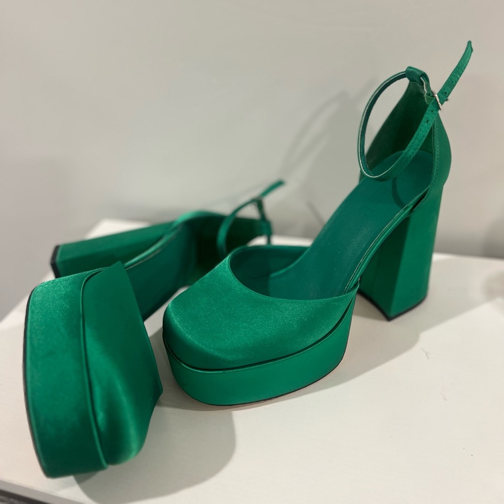 SILENT D green heels